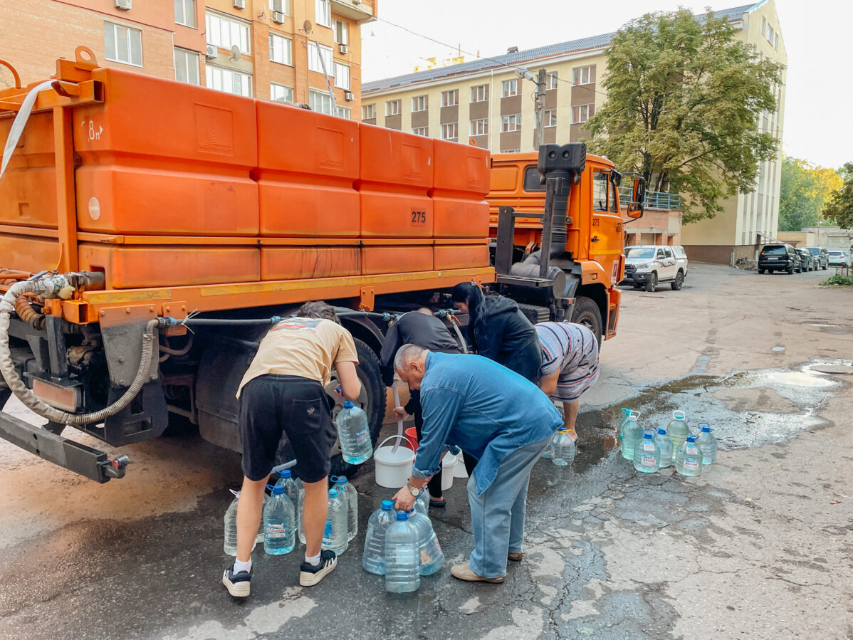 Очереди за водой в Донецке появились в 2025 году, когда обострились проблемы с водоснабжением