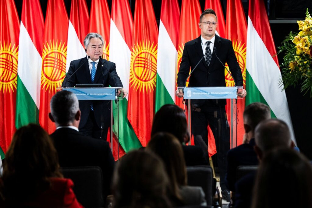 Министр иностранных дел Венгрии Питер Сиярто во время пресс-конференции в Будапеште 17 октября 2025 года