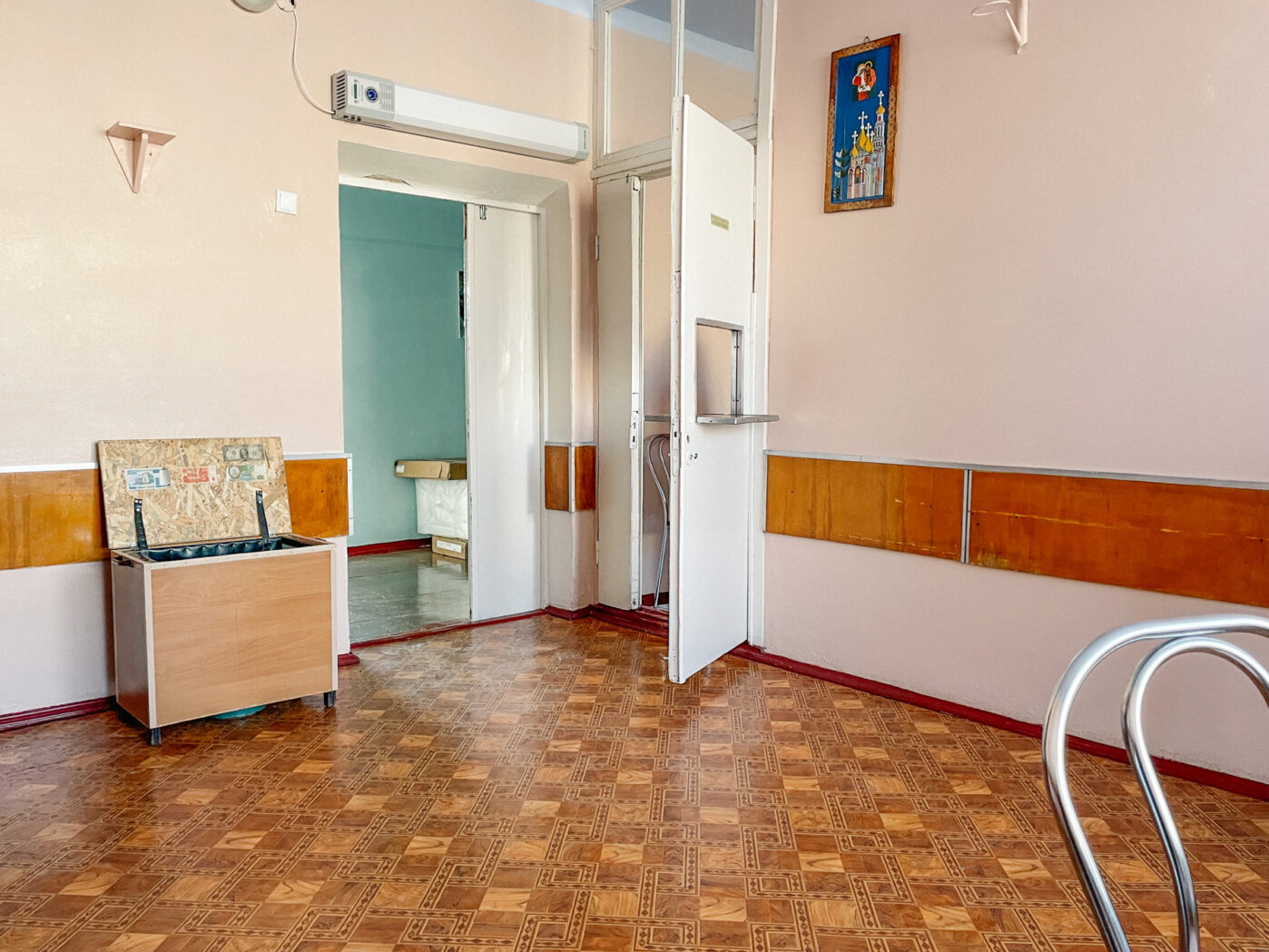 Районная больница в Каланчаке — одно из немногих учреждений, которое работает в оккупации. Школы и предприятия — закрываются