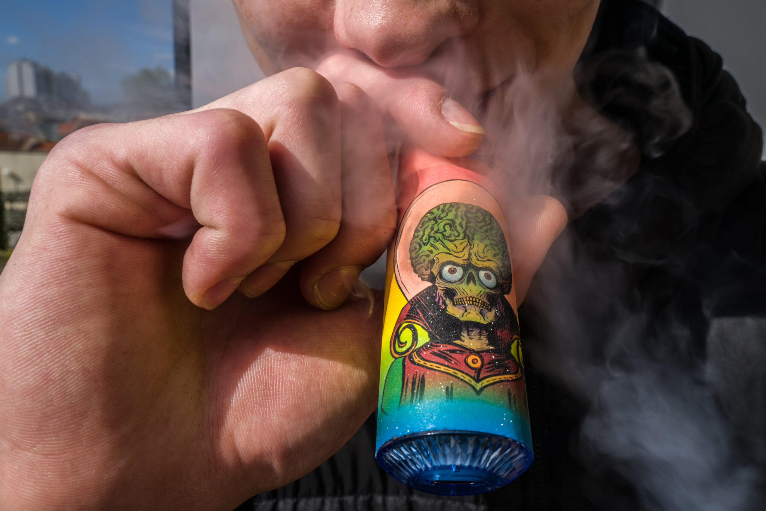 Госдума готовит закон о полном запрете продажи и производства вейпов в России