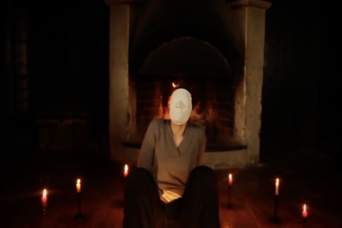 Суд признал сцену с женской мастурбацией в фильме «нетрадиционными сексуальными отношениями»