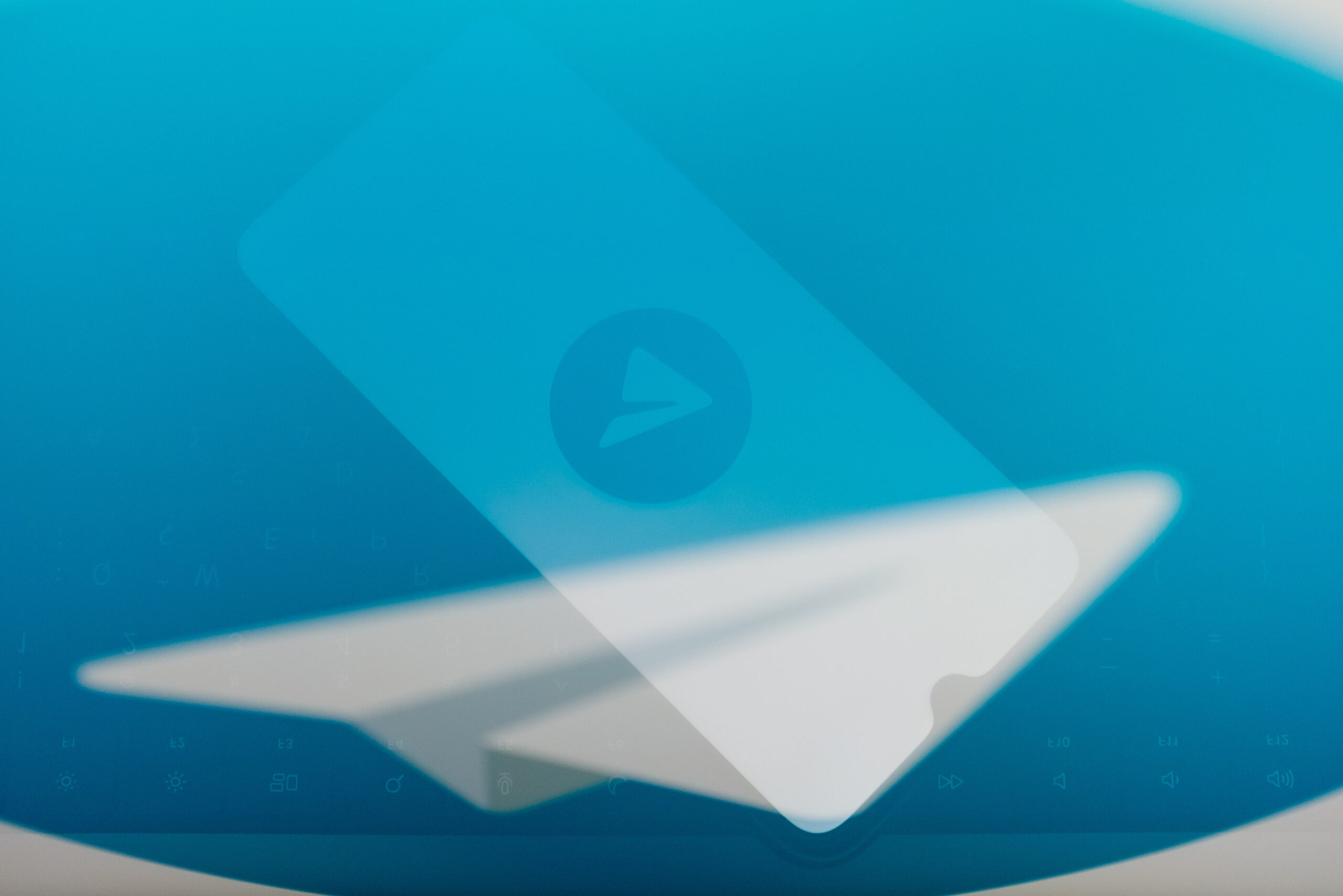 Российские власти пока не планируют блокировать Telegram по аналогии с WhatsApp