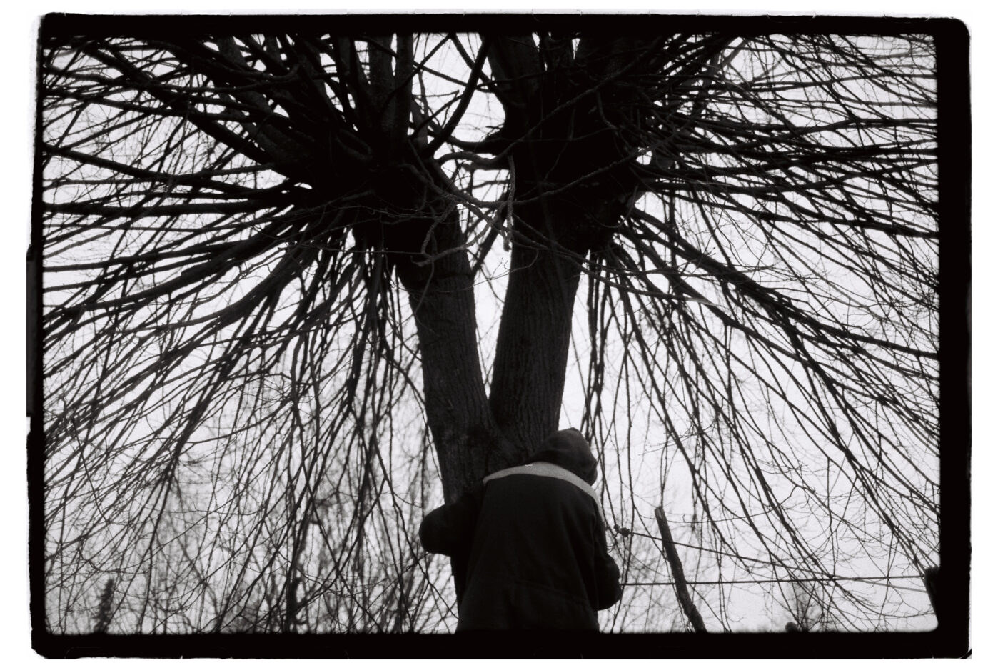 Фотограф Владимир Аверин в фотопроекте о болезни Альцгеймера у близкого человека рассказывает, с какими трудностями сталкивается человек, ухаживающий за больным