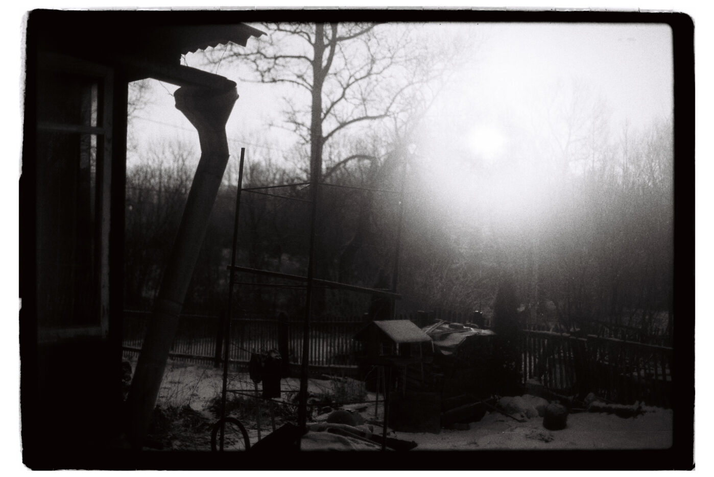 Фотограф Владимир Аверин в фотопроекте о болезни Альцгеймера у близкого человека рассказывает, с какими трудностями сталкивается человек, ухаживающий за больным