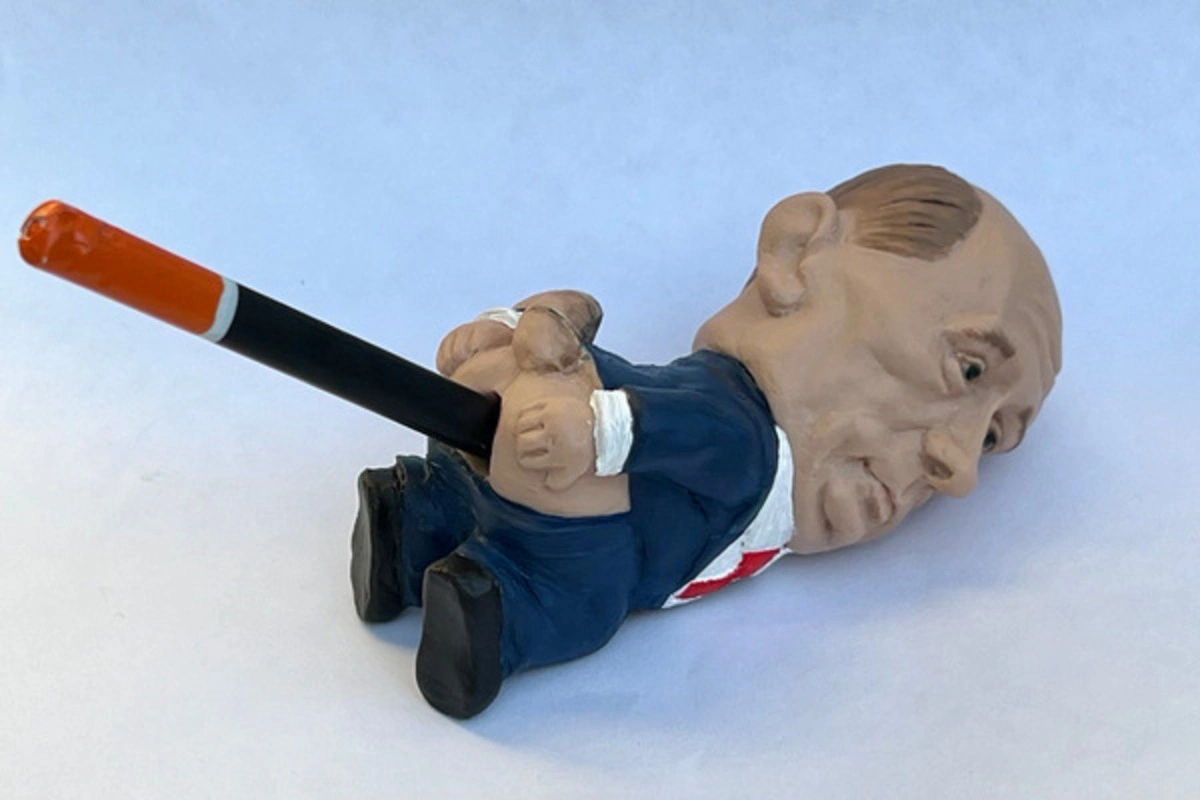 Жителя аннексированного Крыма оштрафовали на 30 тысяч за изображение точилки в виде Путина со спущенными штанами